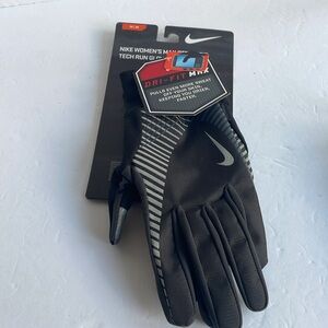 NIKE Womans running gloves Storm Fit Tech
